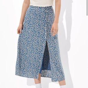 AE Floral Button-Up Slit Midi Skirt